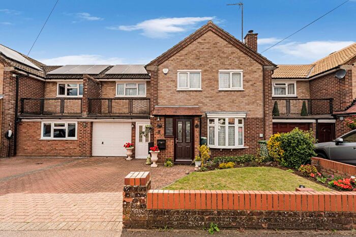3 Bedroom Terraced House For Sale In Richardson Close, London Colney, St. Albans, Hertfordshire, AL2
