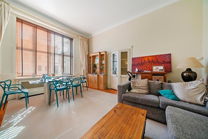 2 Bedroom Apartment To Rent In Buckland Crescent, Belsize Park, London, NW3