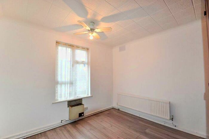 2 Bedroom Maisonette To Rent In Rainham Road South, Dagenham, RM10