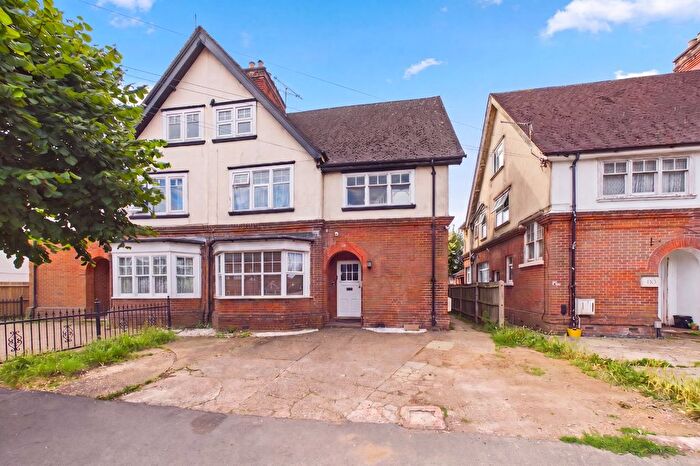 1 Bedroom Flat For Sale In Church Lane East, Aldershot, Hampshire, GU11