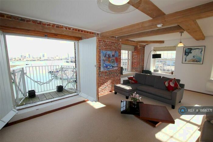 2 Bedroom Flat To Rent In Weevil Lane, Gosport, PO12