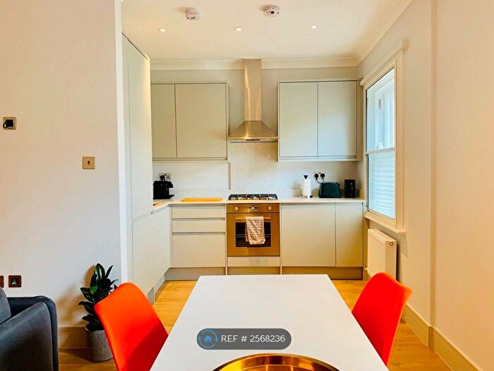 2 Bedroom Flat To Rent In Cambridge Avenue, London, NW6