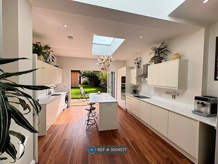 4 Bedroom Flat To Rent In Marlow Road, London, SE20
