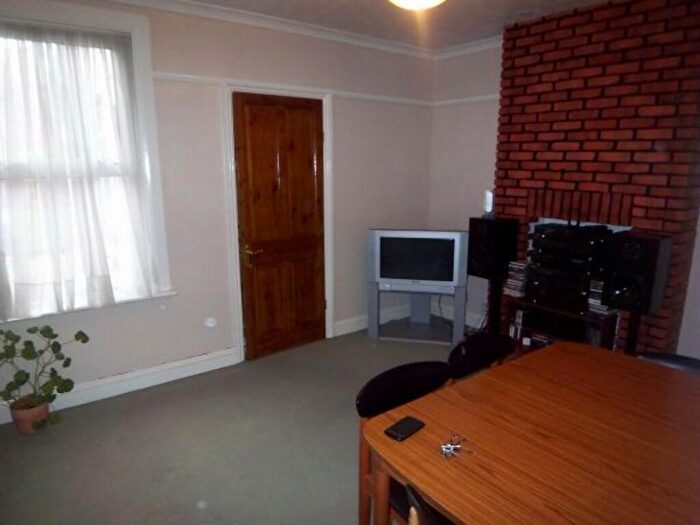 2 Bedroom Terraced House To Rent In Exeter Road, East Croydon, Surrey, CR0