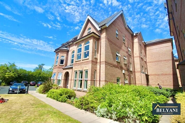 2 Bedroom Flat To Rent In Hart Road, Manchester, M14