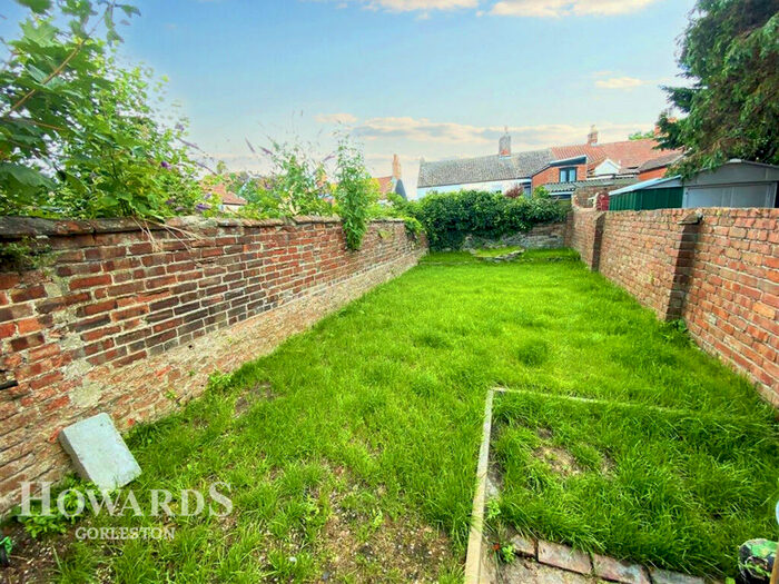 Terraced House For Sale In High Street, Gorleston, NR31