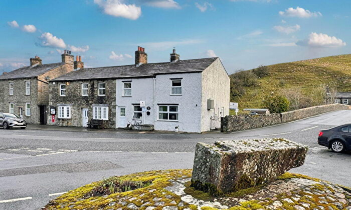 3 Bedroom Semi Detached House For Sale In Bridge Cottage, Bainbridge, DL8