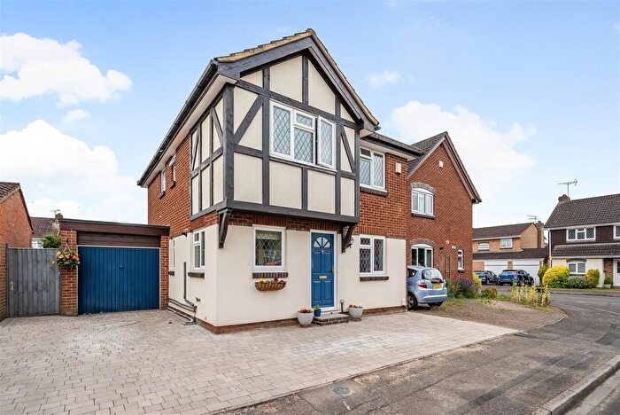 4 Bedroom Detached House For Sale In Gatward Avenue, Cox Green, Maidenhead, SL6