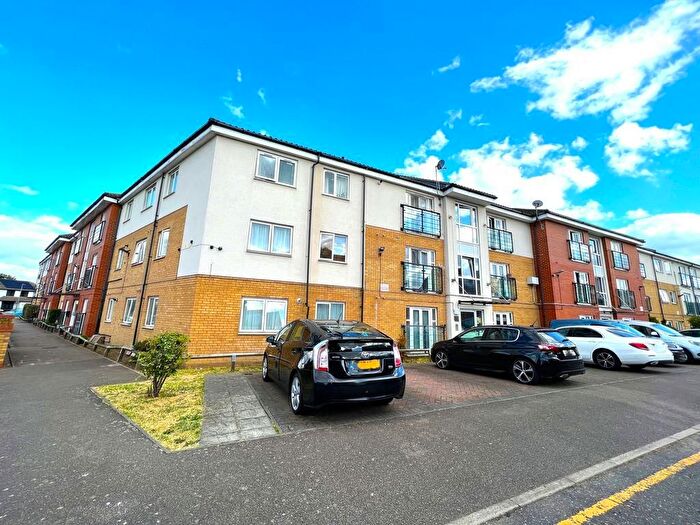 2 Bedroom Flat To Rent In Berengers Place, Dagenham, RM9