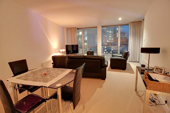 2 Bedroom Apartment To Rent In Rotunda, New Street, Birmingham, B2