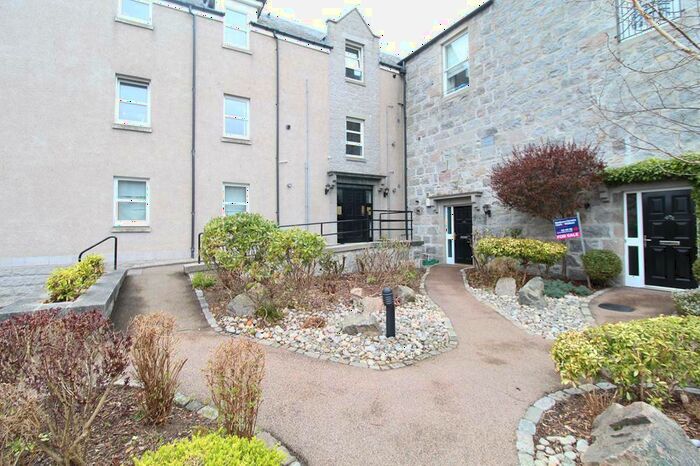 2 Bedroom Flat To Rent In Kings Gate, Second Floor, AB15