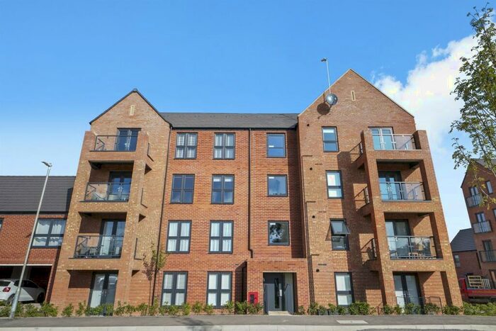 2 Bedroom Flat To Rent In Bedroom Property In Betony Meadow, Dunstable, LU5