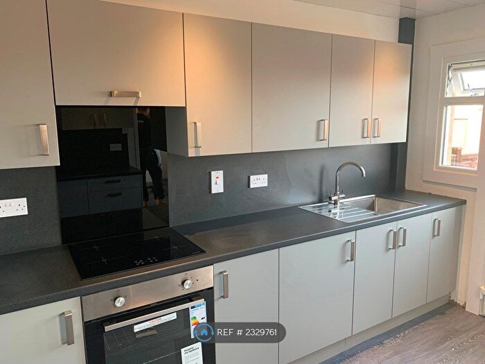 3 Bedroom Terraced House To Rent In Cawdor Crescent, Kirkcaldy, KY2