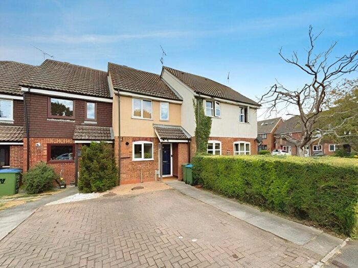 2 Bedroom Terraced House For Sale In Pearson Close, Aylesbury, Buckinghamshire, HP19