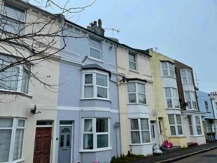 1 Bedroom Flat To Rent In Brook Street, Hastings, TN34