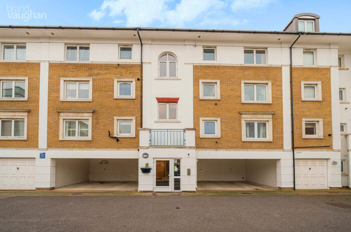 2 Bedroom Flat To Rent In Neptune Court, The Strand, Brighton, BN2