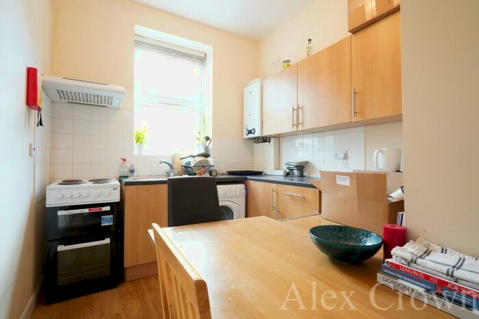 3 Bedroom Flat To Rent In Brecknock Road, Camden Town, N7