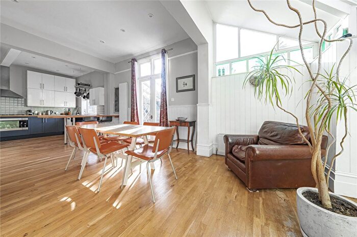 5 Bedroom Detached House For Sale In The Avenue, St Margarets, TW1