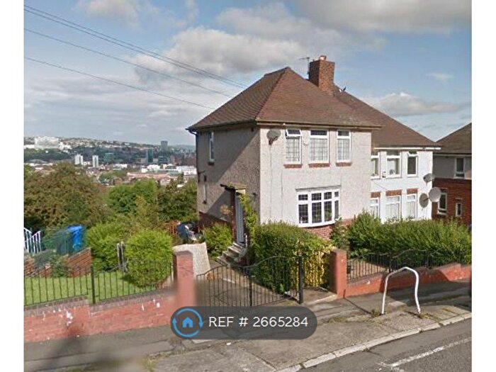 3 Bedroom Semi-detached House To Rent In Thornborough Road, Sheffield, S2