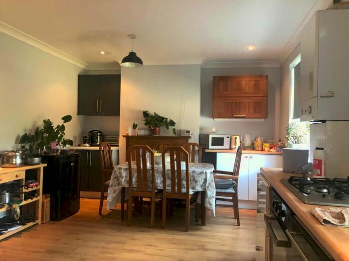 Studio To Rent In Harpenden Close, Bedford, MK41