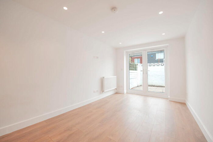 2 Bedroom End Of Terrace House To Rent In Methuen Street, Southampton, SO14