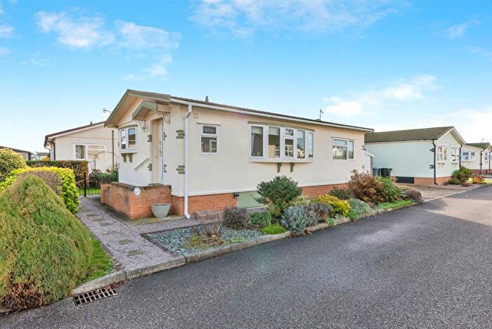 2 Bedroom Park Home For Sale In Allington Gardens, Allington, Grantham, NG32