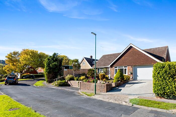 2 Bedroom Detached Bungalow For Sale In Penlands Rise, Steyning, BN44