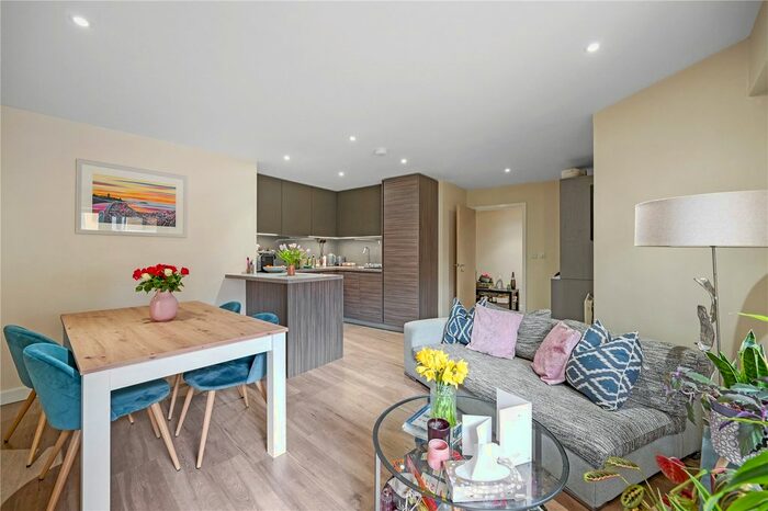 1 Bedroom Flat To Rent In Beaufort Square, Colindale, London, NW9