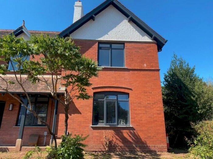 2 Bedroom Cottage To Rent In Stanbury Row, Alphington, EX2