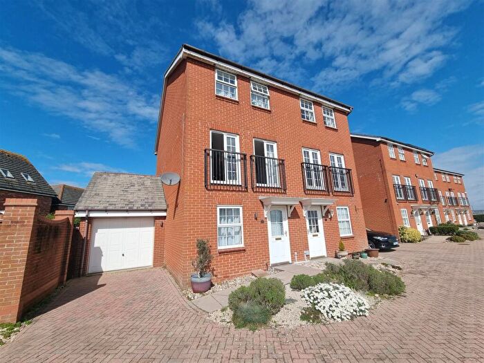 3 Bedroom Semi Detached House For Sale In Orion Avenue, Priddys Hard, Gosport, PO12