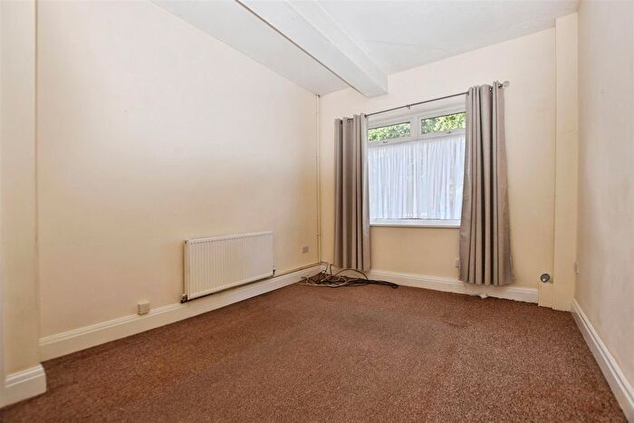 3 Bedroom Terraced House For Sale In Anlaby Road, Hull, HU4