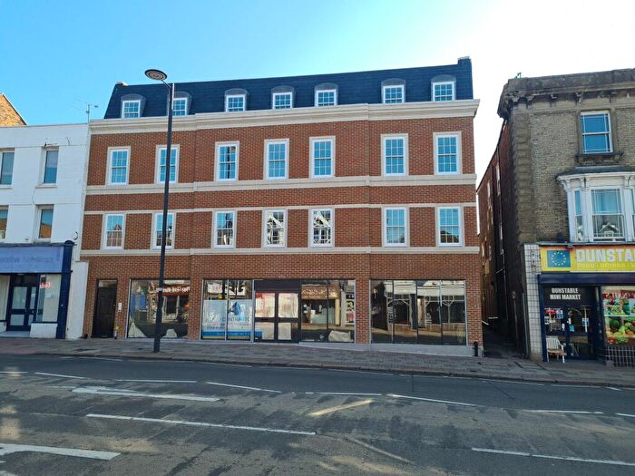 2 Bedroom Flat To Rent In High Street South, Dunstable, LU6