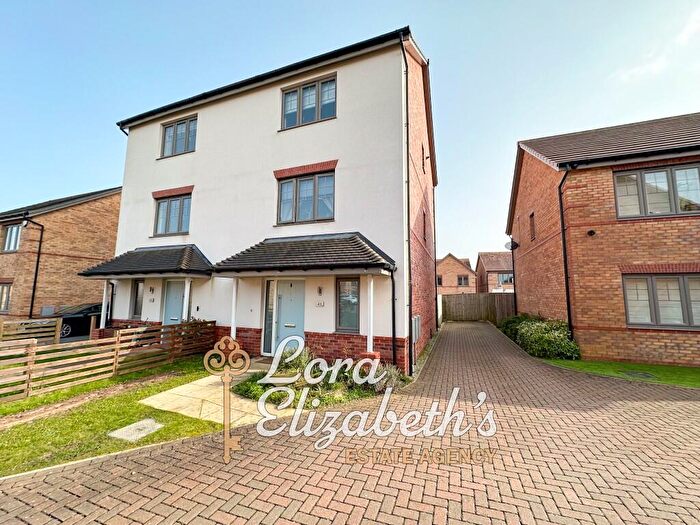4 Bedroom Semi Detached House For Sale In Rosebay Gardens, Clipstone, Nottinghamshire, NG21