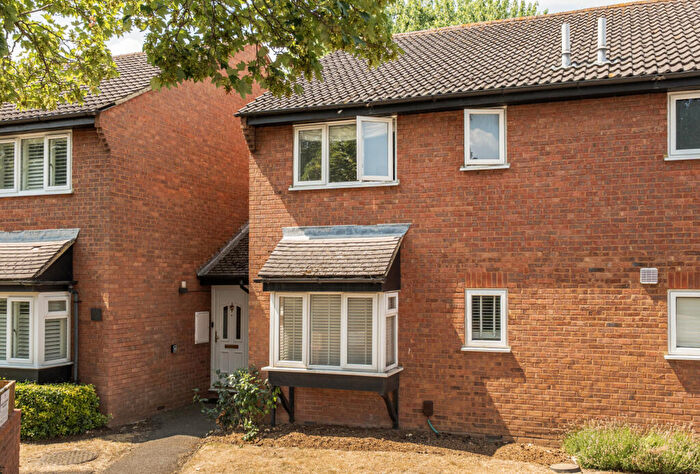 1 Bedroom Apartment For Sale In Firs Close, Mitcham, CR4