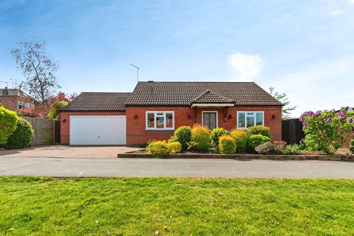 2 Bedroom Bungalow For Sale In Featherby Drive, Glen Parva, Leicester, Leicestershire, LE2