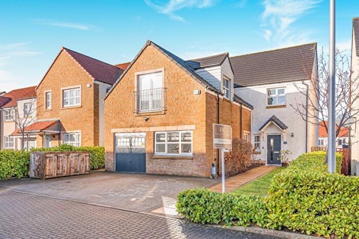 5 Bedroom Detached House For Sale In Alder Walk, East Calder, EH53