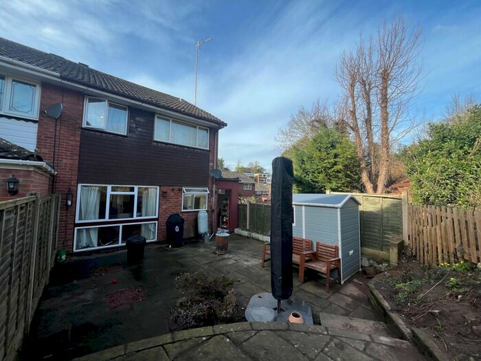 3 Bedroom House To Rent In Arlington Court, Stourbridge, DY8