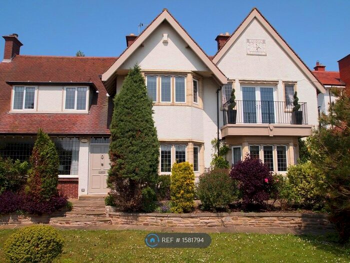 4 Bedroom Detached House To Rent In Inner Promenade, Lytham St. Annes, FY8