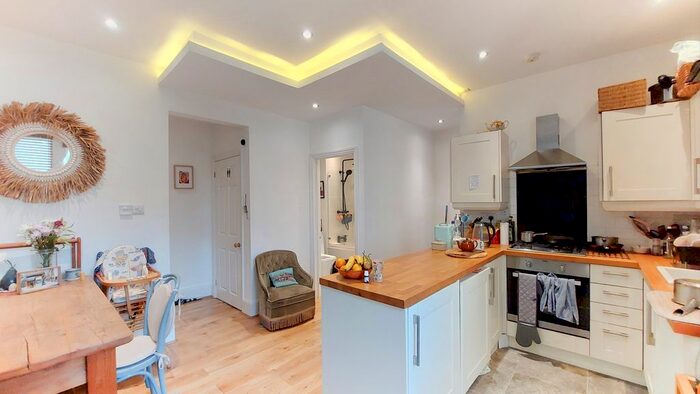 1 Bedroom Flat To Rent In Knollys Road, Streatham, SW16