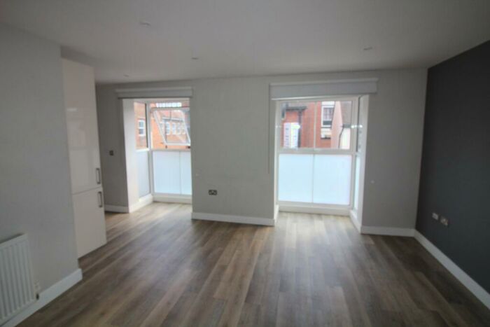 1 Bedroom Flat To Rent In Moulsham Street, Chelmsford, CM2