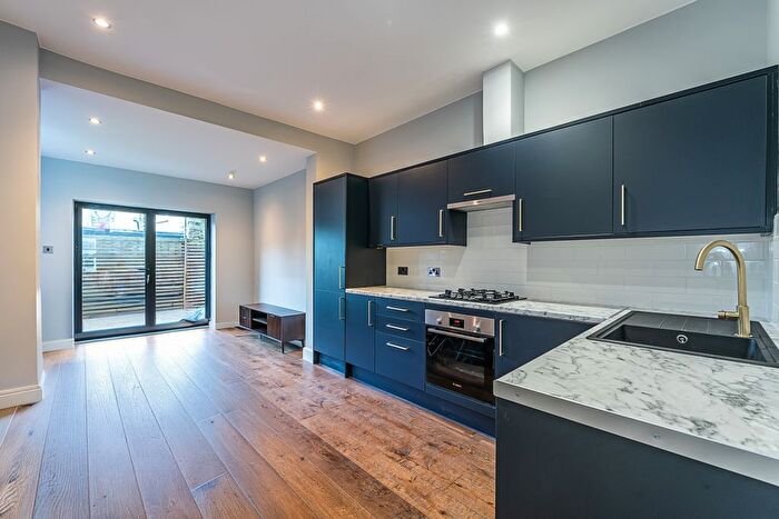 2 Bedroom Flat To Rent In Kendoa Road, London, SW4