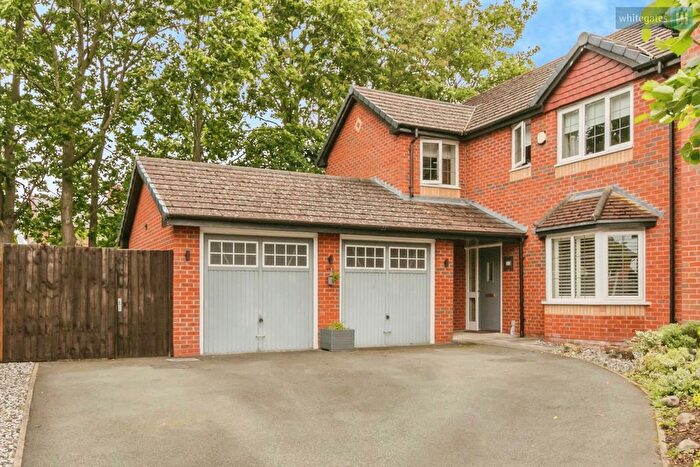 4 Bedroom Detached House For Sale In Hornbeam Close, Crewe, Cheshire, CW2