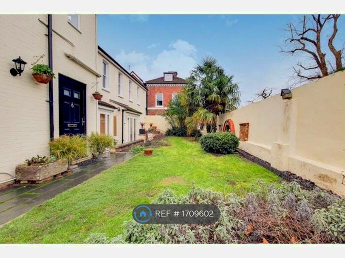 2 Bedroom Semi-Detached House To Rent In Mortlake Road, Richmond, TW9