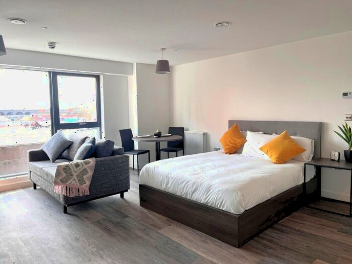 Apartment To Rent In Pershore Street, Birmingham, B5