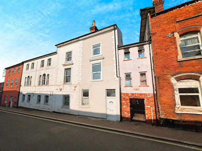 4 Bedroom Terraced House For Sale In Grosvenor Road, Aldershot, GU11