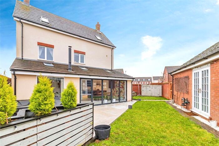 4 Bedroom Detached House For Sale In Theedway, Leighton Buzzard, Bedfordshire, LU7