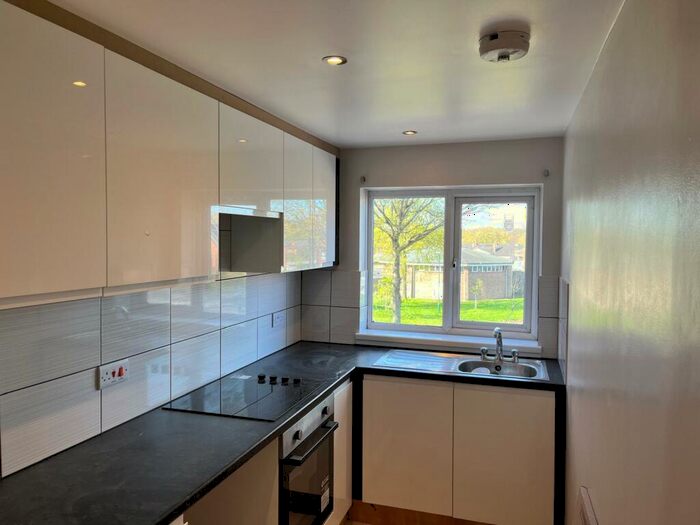 2 Bedroom Flat To Rent In Victoria Court, Park Street, Lenton, NG7
