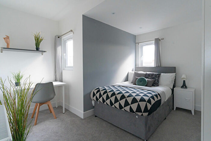 7 Bedroom Terraced House To Rent In Pains Road, Southsea, PO5