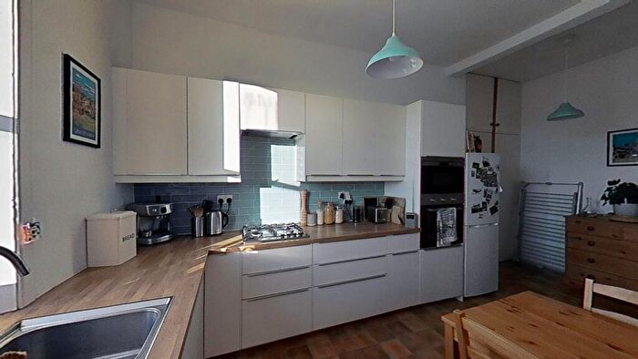 1 Bedroom Flat To Rent In Perth Street, Edinburgh, Midlothian, EH3