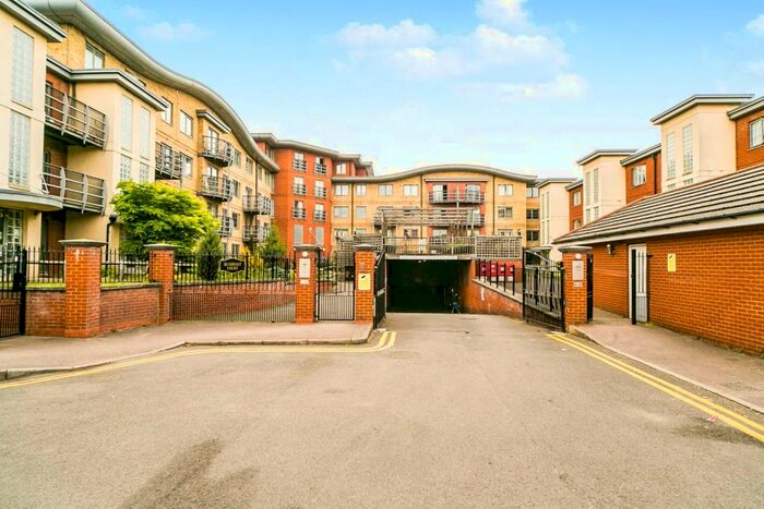 2 Bedroom Apartment To Rent In Quadrant Court, Jubilee Square, RG1